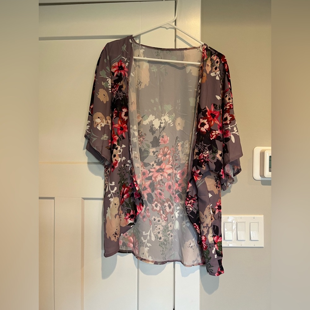 Lilac floral kimono
